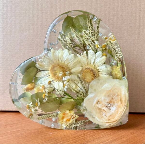 Flower preservation heart - 6x6x1.5 inches